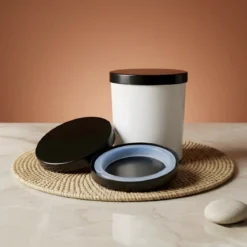 Black metallic lid