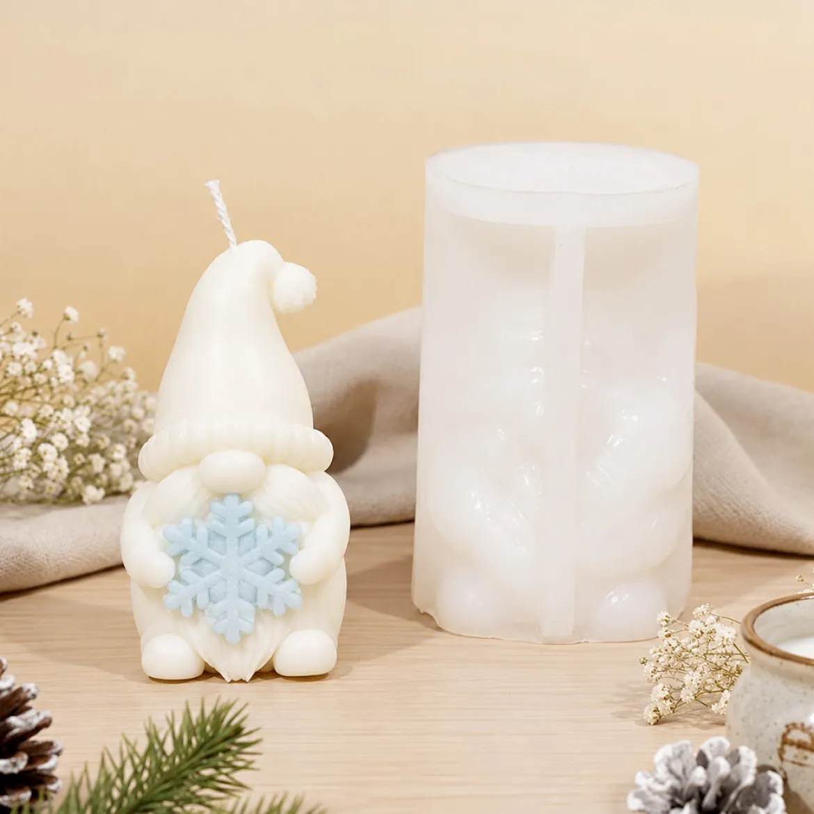 Christmas elf with snowflake candle mould - Silicone
