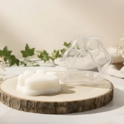 Clamshell dog paw mould - For fondants