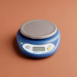 Compact precision balance