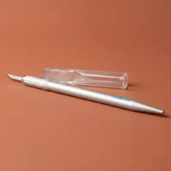 Cutter to cut the wax