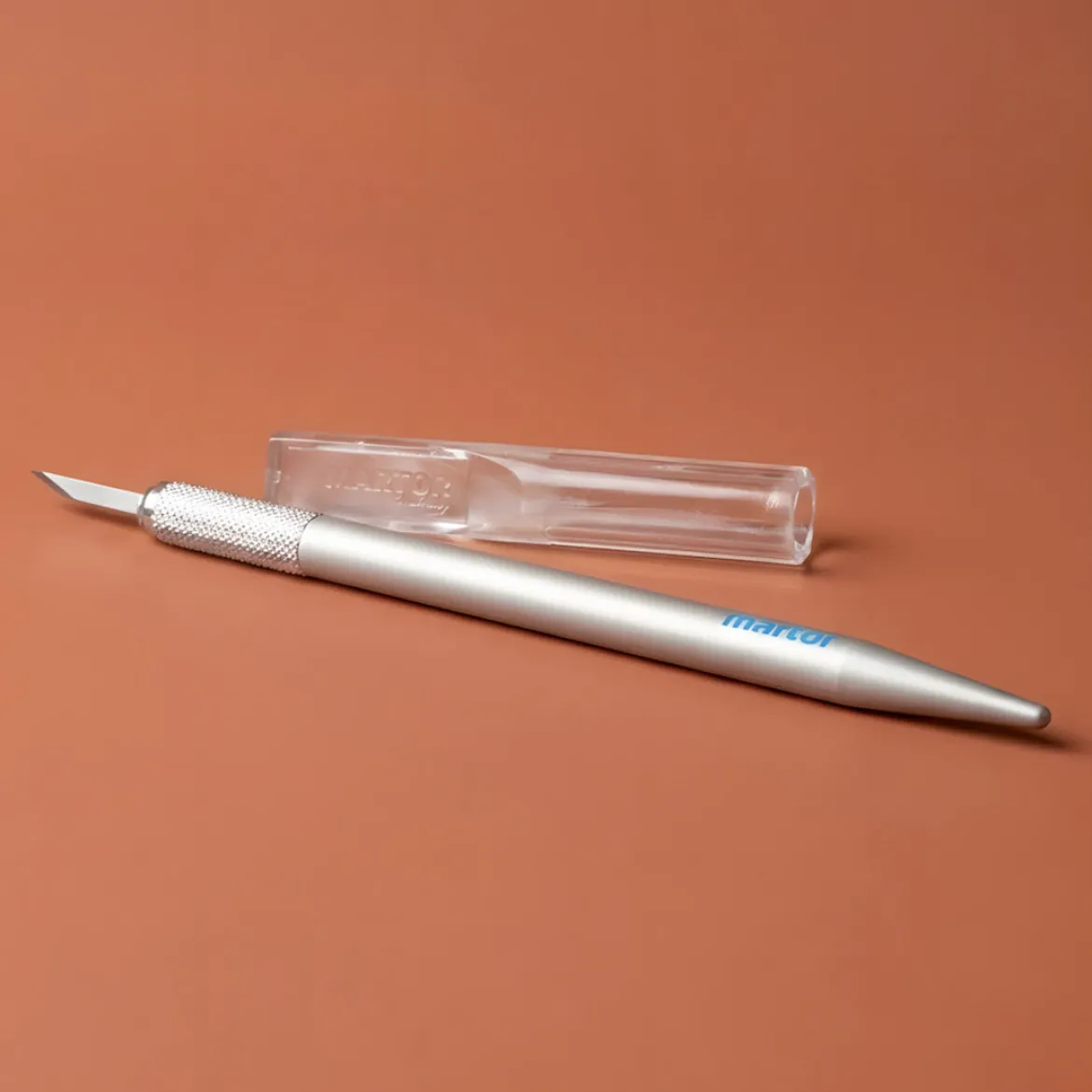 Cutter to cut the wax