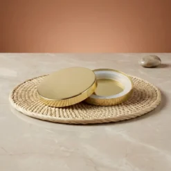 Gold metallic lid