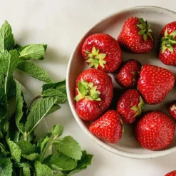 Strawberry and sweet mint - Candle fragrance oil