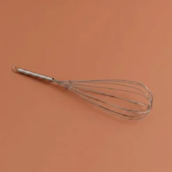 Whisk for wax whipped cream
