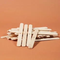 Wooden wick centerer