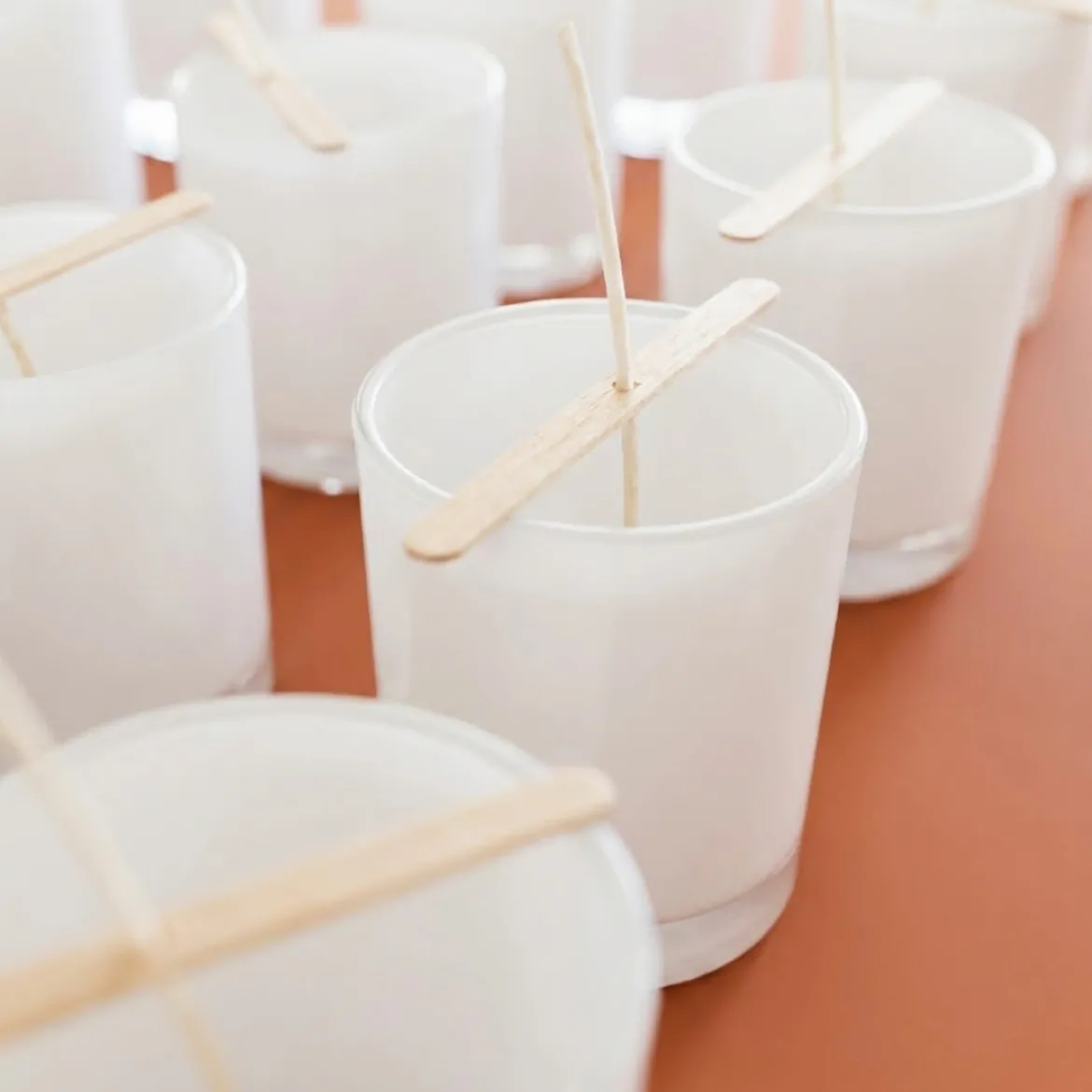 Wooden wick centerer